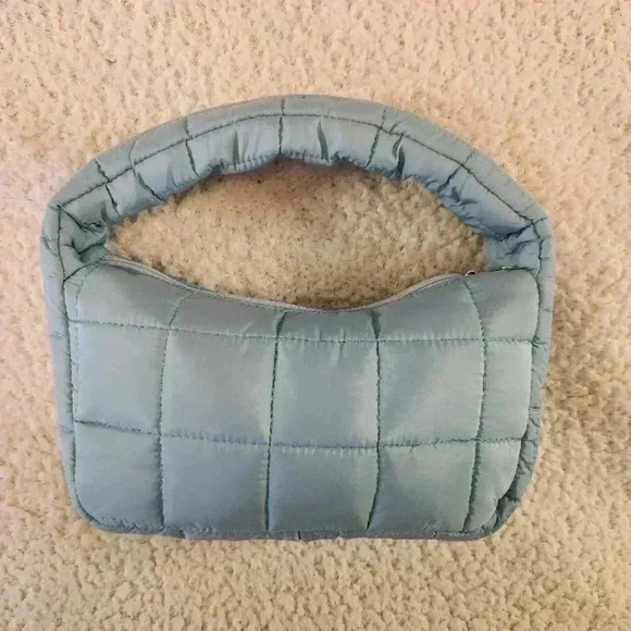 NWT  Small Quilted Blue Purse/handbag - Picture 2 of 8